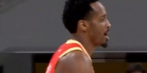 进攻我来扛！小巴里-布朗14中8得17分3板2助1断