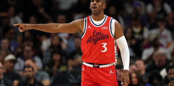 开云体育入口-还有球打吗？保罗在12月3日被快船遣送回家 经历64天后终被交易