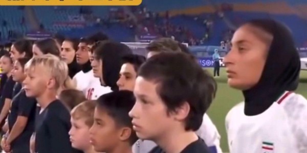 开云体育app-7名伊朗女足运动员中又有1人改变主意了，回国成了艰难的选择