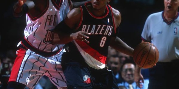 解决关键时刻崩盘问题！范乔丹若能奇迹复出 将成火箭季后赛救星